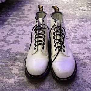 DR. MARTENS